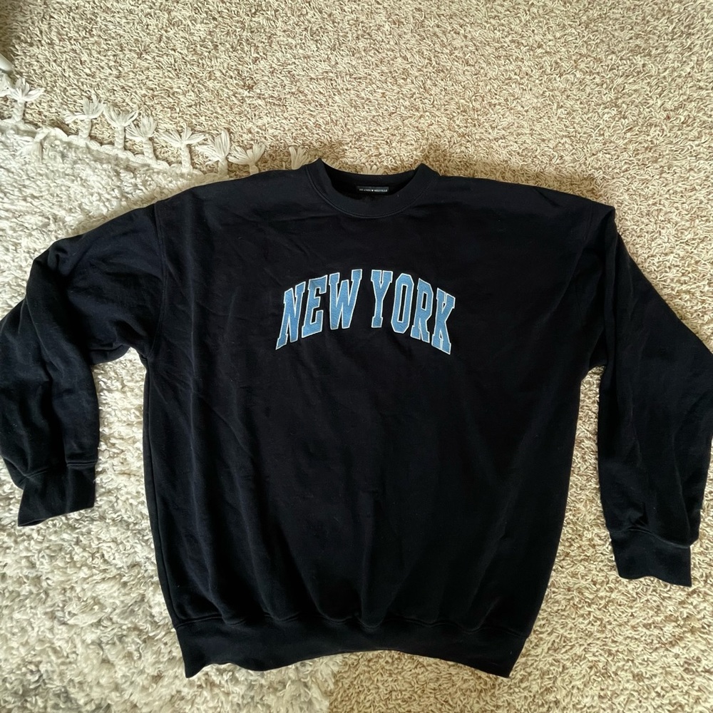 Brandy Melville New York Oversized Erica Sweatshirt